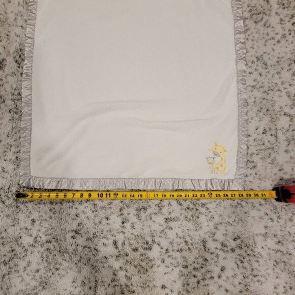 Carter's Child Of Mine 34"x 28" Baby Blanket Polka Dot Trim Baby & Mom Giraffe - Picture 3 of 6